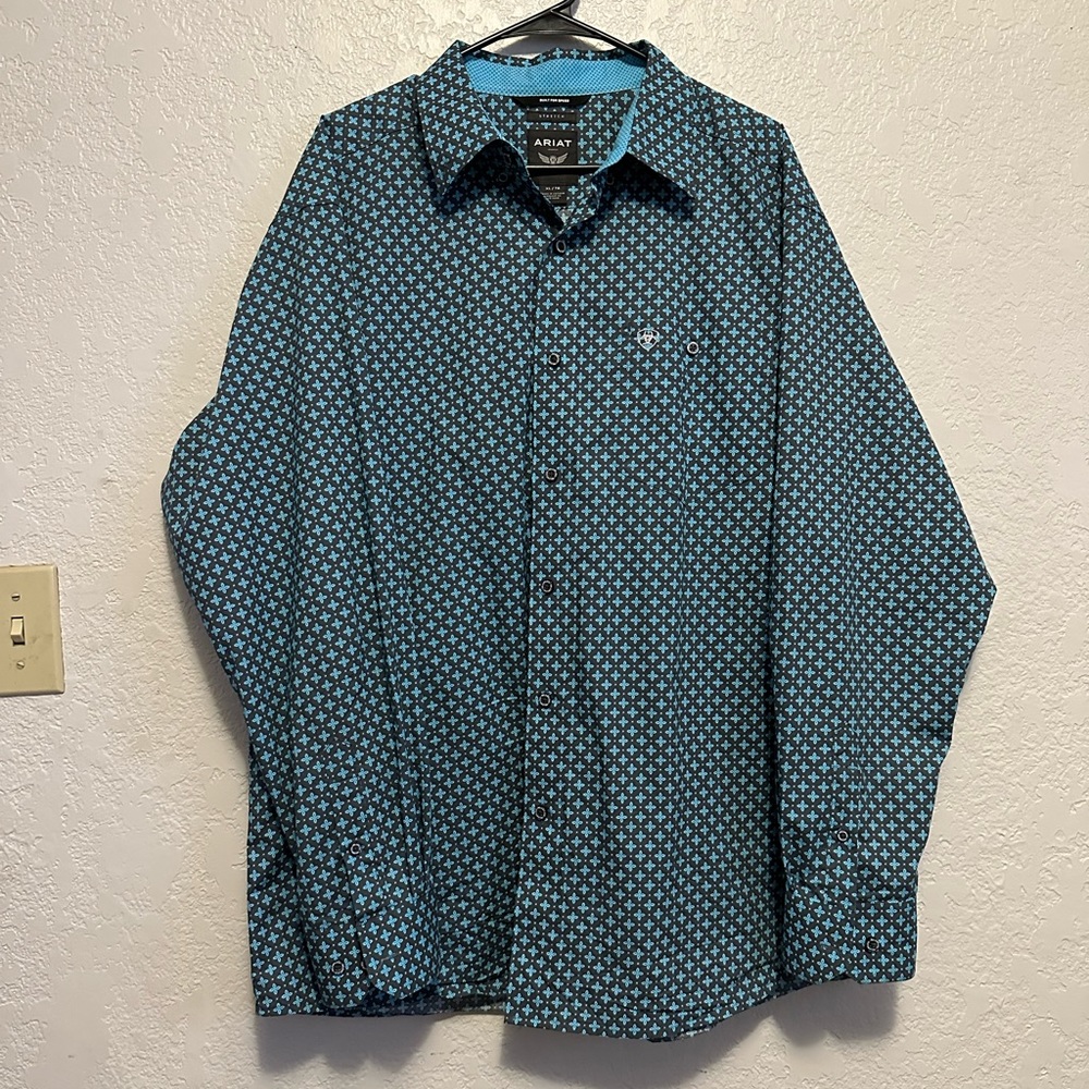 Ariat Stretch Relentless Blue and White Plaid Button Up Shirt